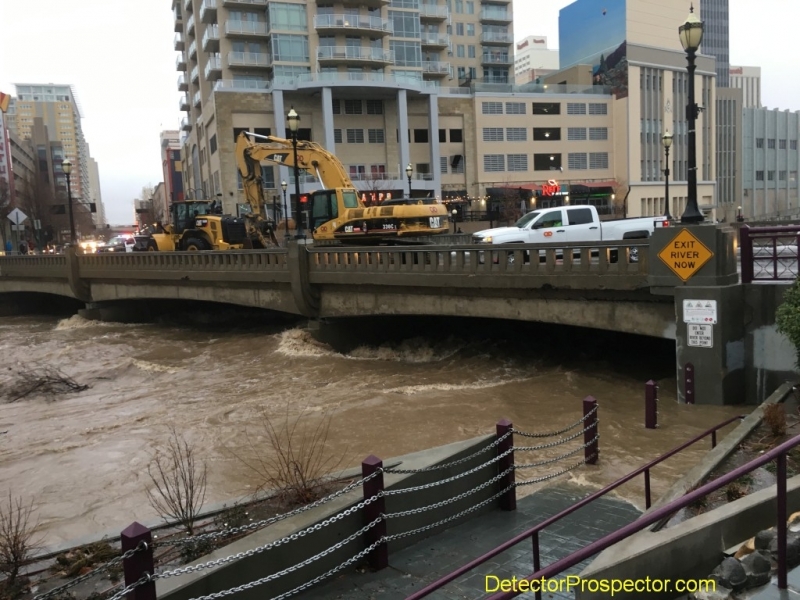 truckee-river-flooding-reno-nv-jan-2017-bridge.jpg