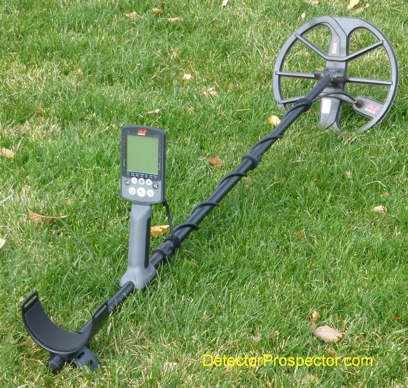 minelab-equinox-park-detecting.jpg