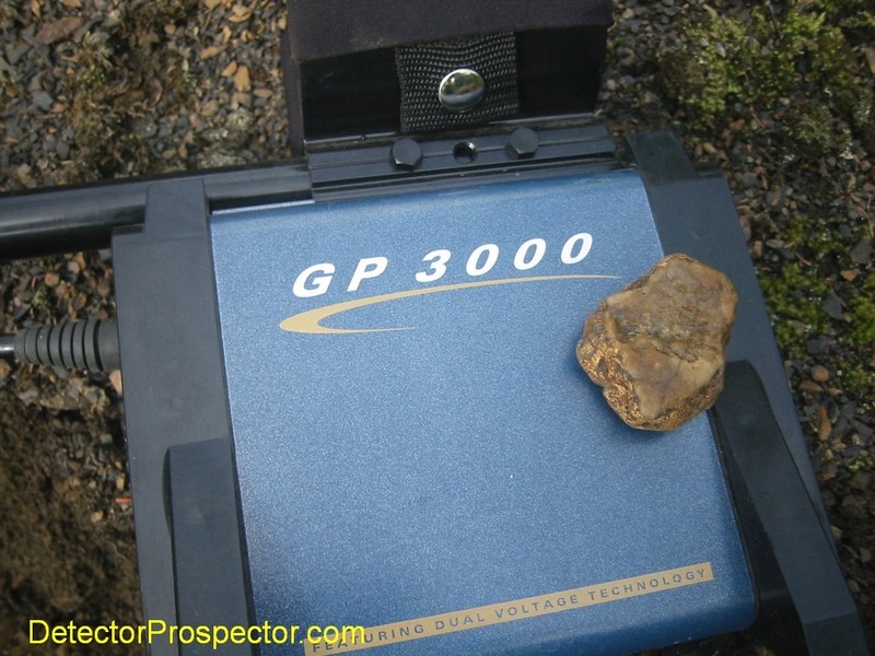 minelab-gp-3000-large-gold-specimen-close-up.jpg