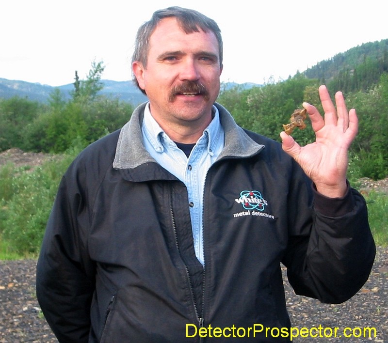 Steve Houston with 3.25 ounce gold nugget