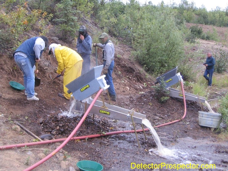 highbanking-for-gold-power-sluice.jpg