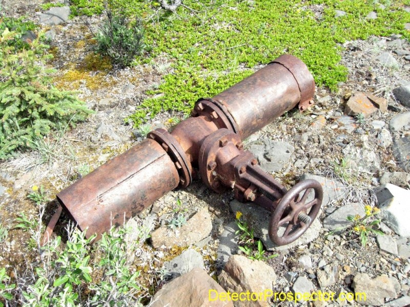 old-pipe-valve.jpg
