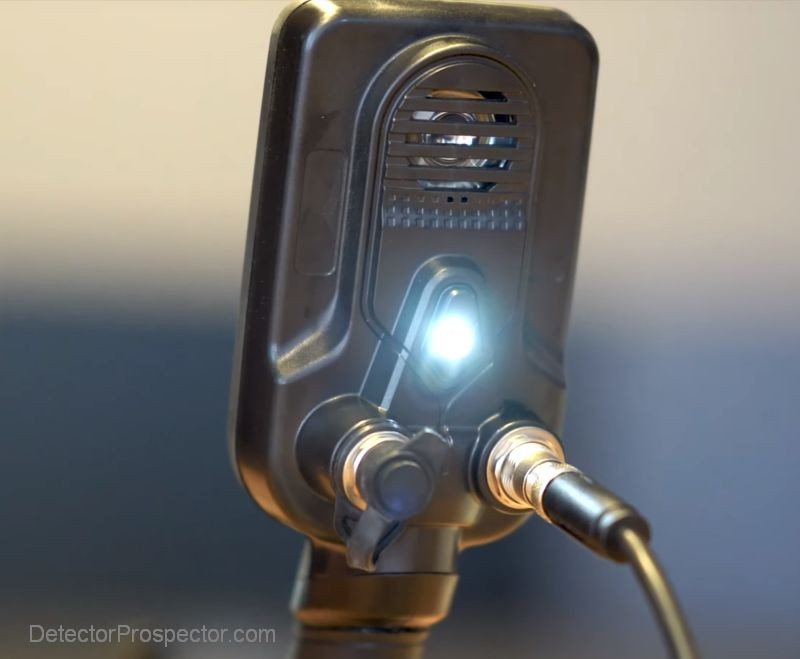 nokta-makro-simplex-waterproof-metal-detector-speaker-led-light.jpg